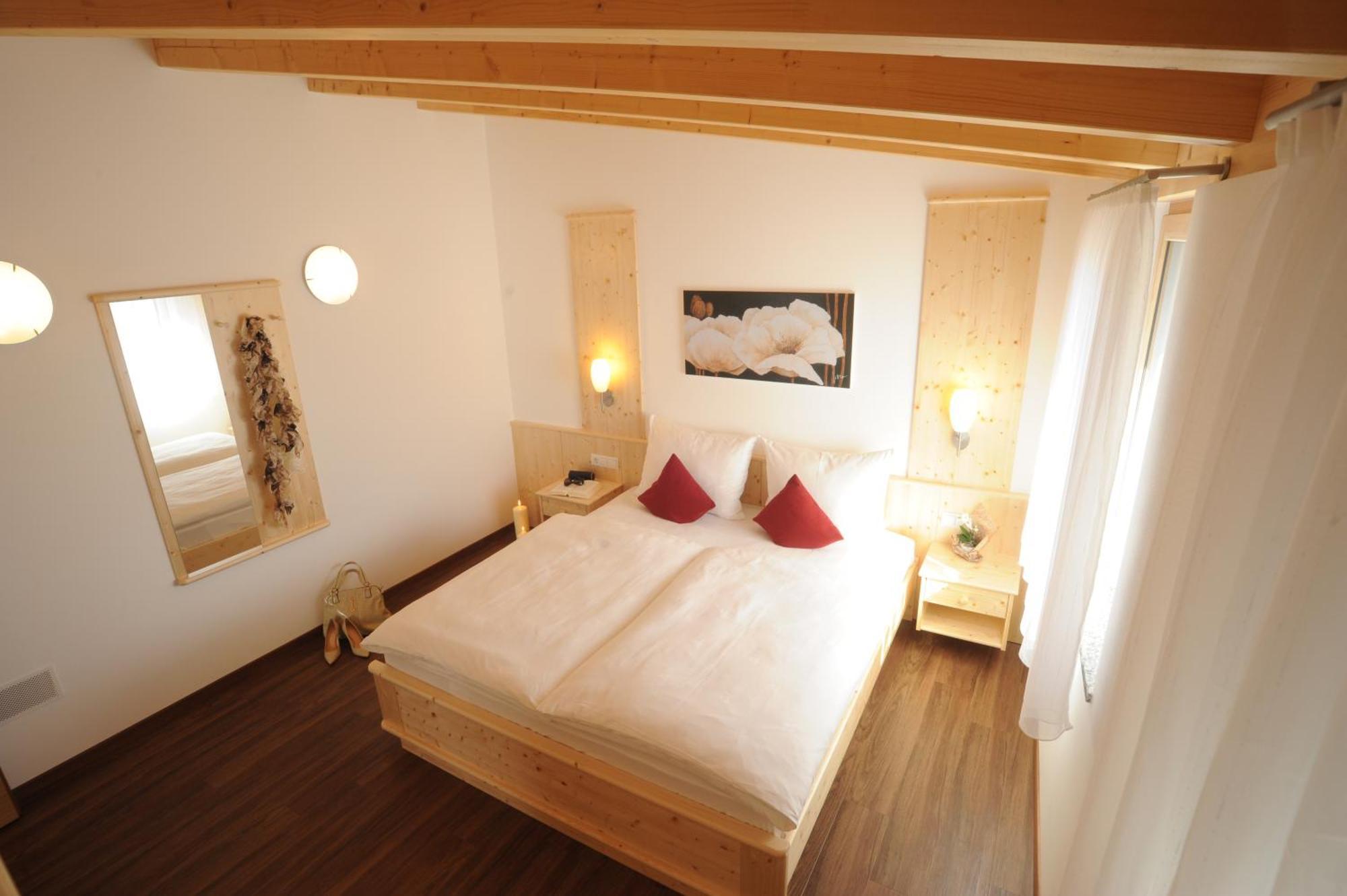Suvendes Apartments Prato allo Stelvio Luaran gambar