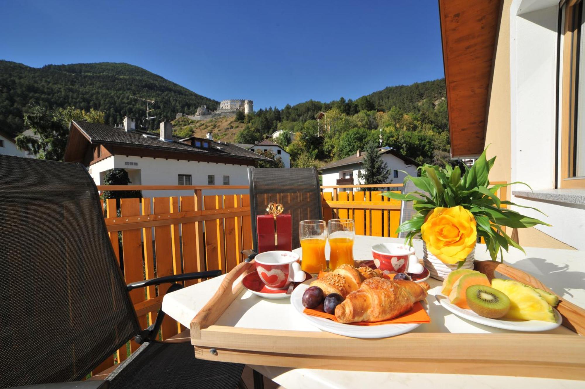 Suvendes Apartments Prato allo Stelvio Luaran gambar