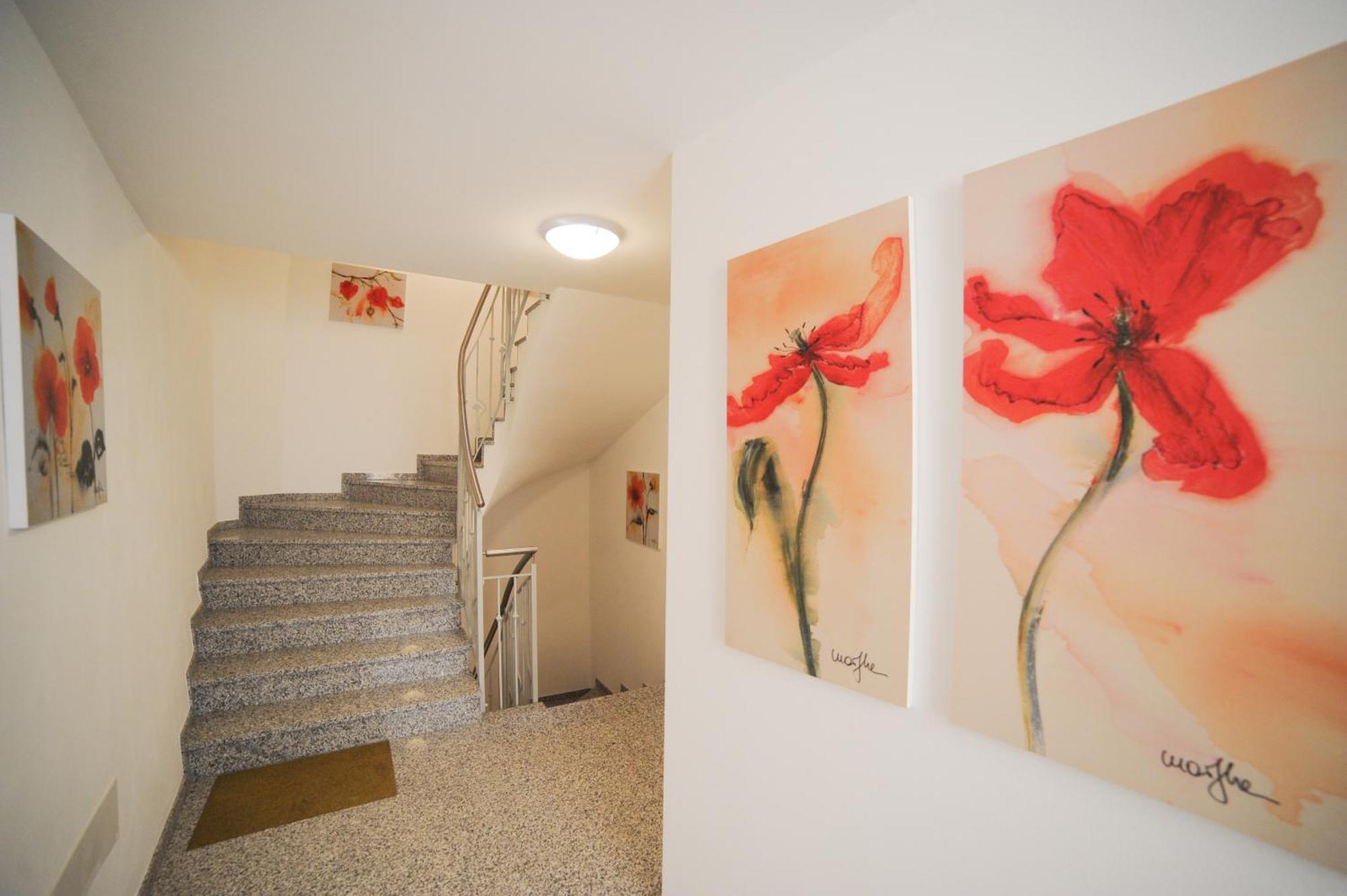 Suvendes Apartments Prato allo Stelvio Luaran gambar