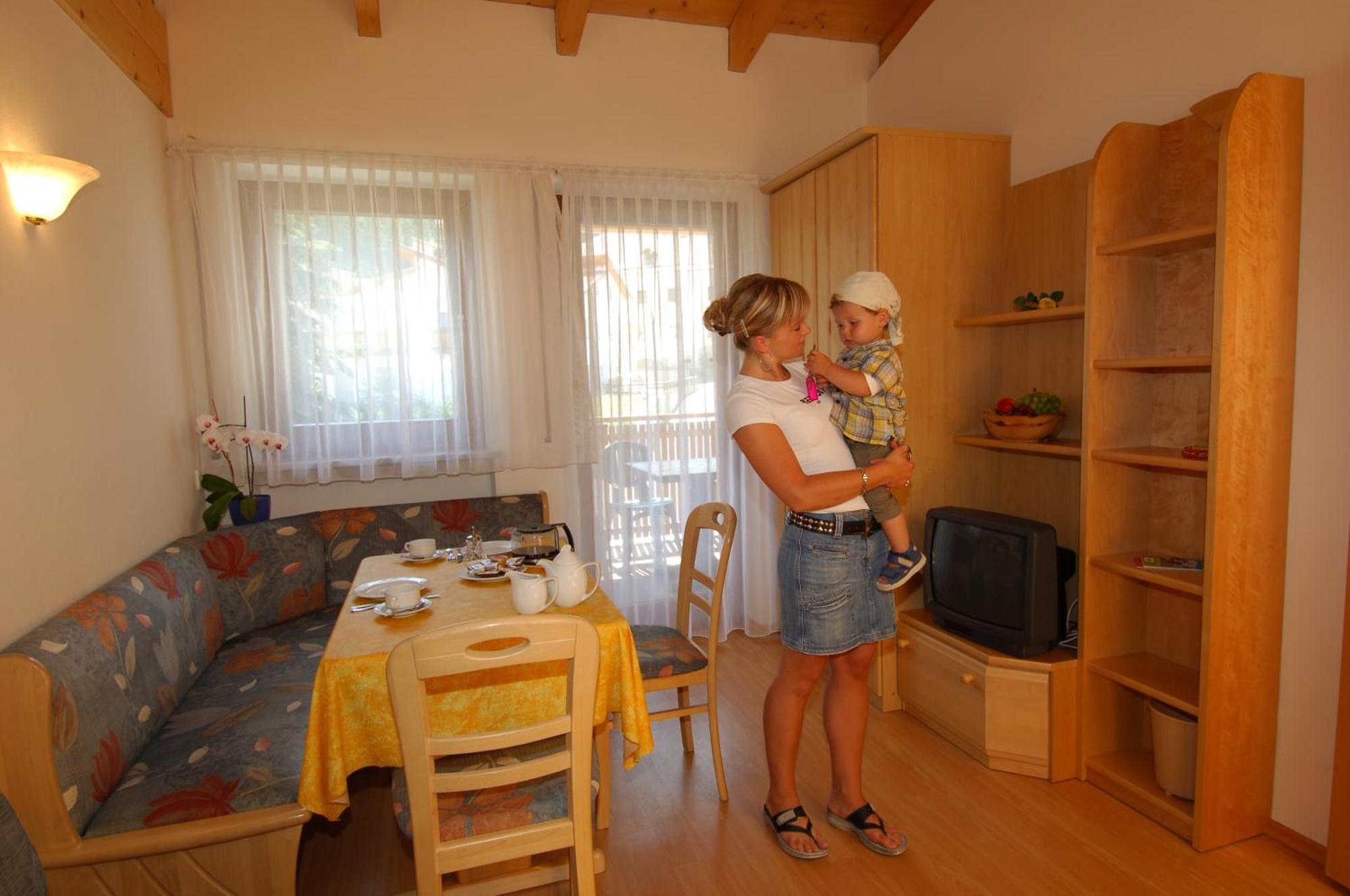 Suvendes Apartments Prato allo Stelvio Luaran gambar