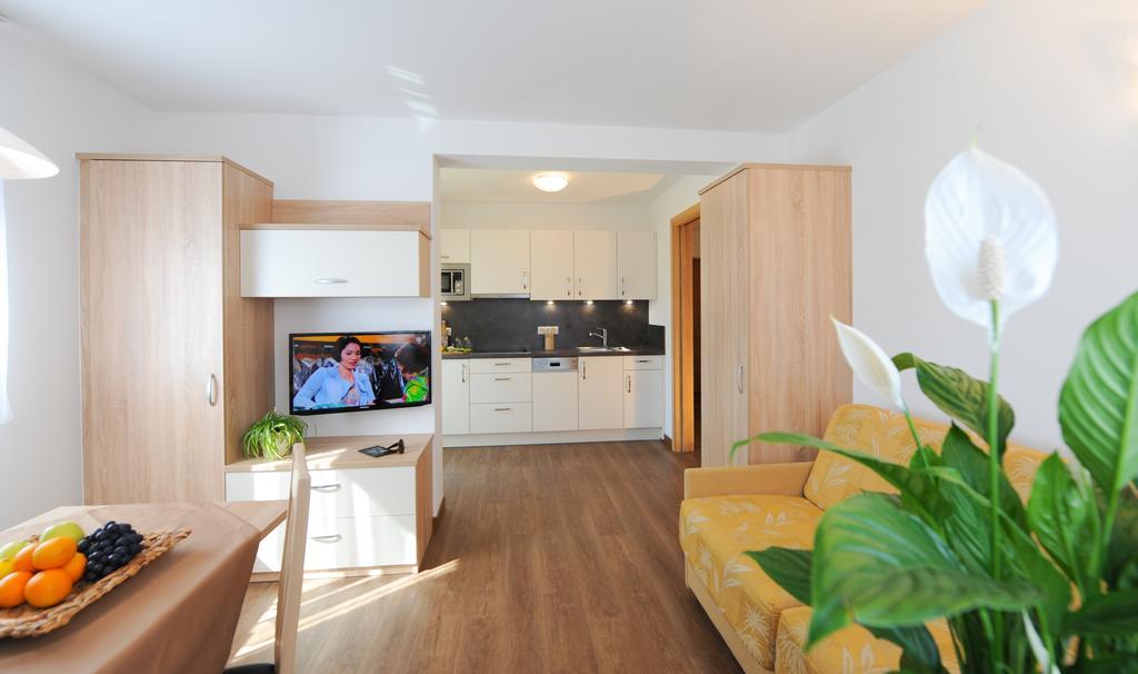 Suvendes Apartments Prato allo Stelvio Luaran gambar
